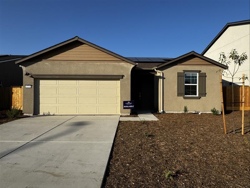 0039 4114 E. Magnolia Avenue