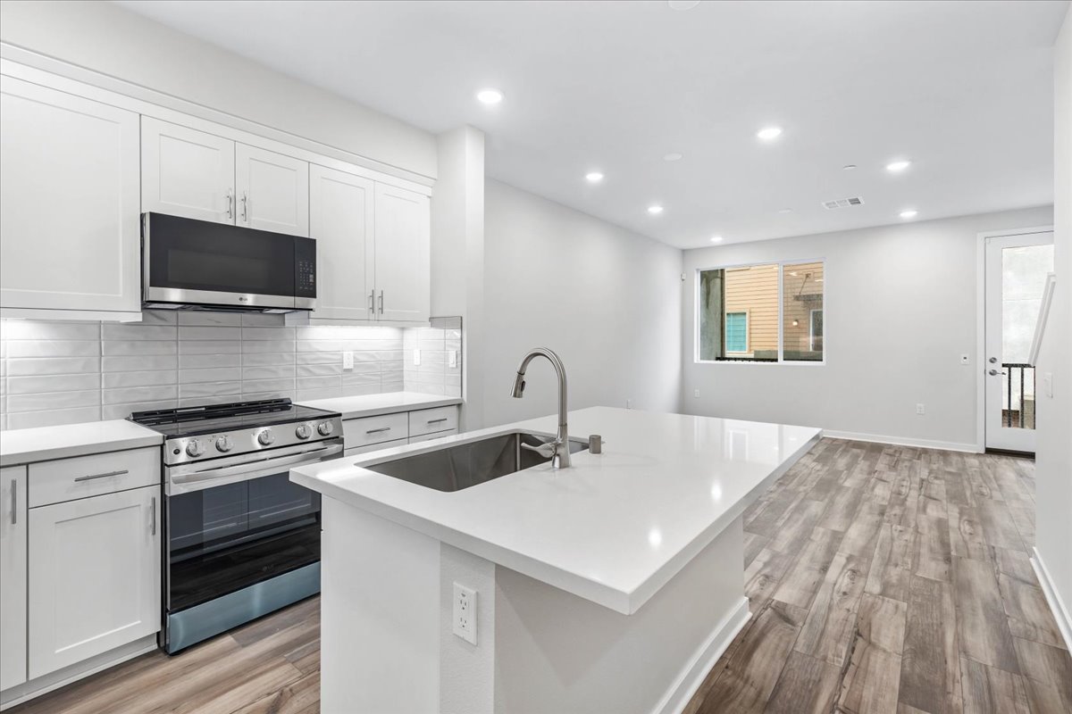 0016 4003 Valley Oak Lane