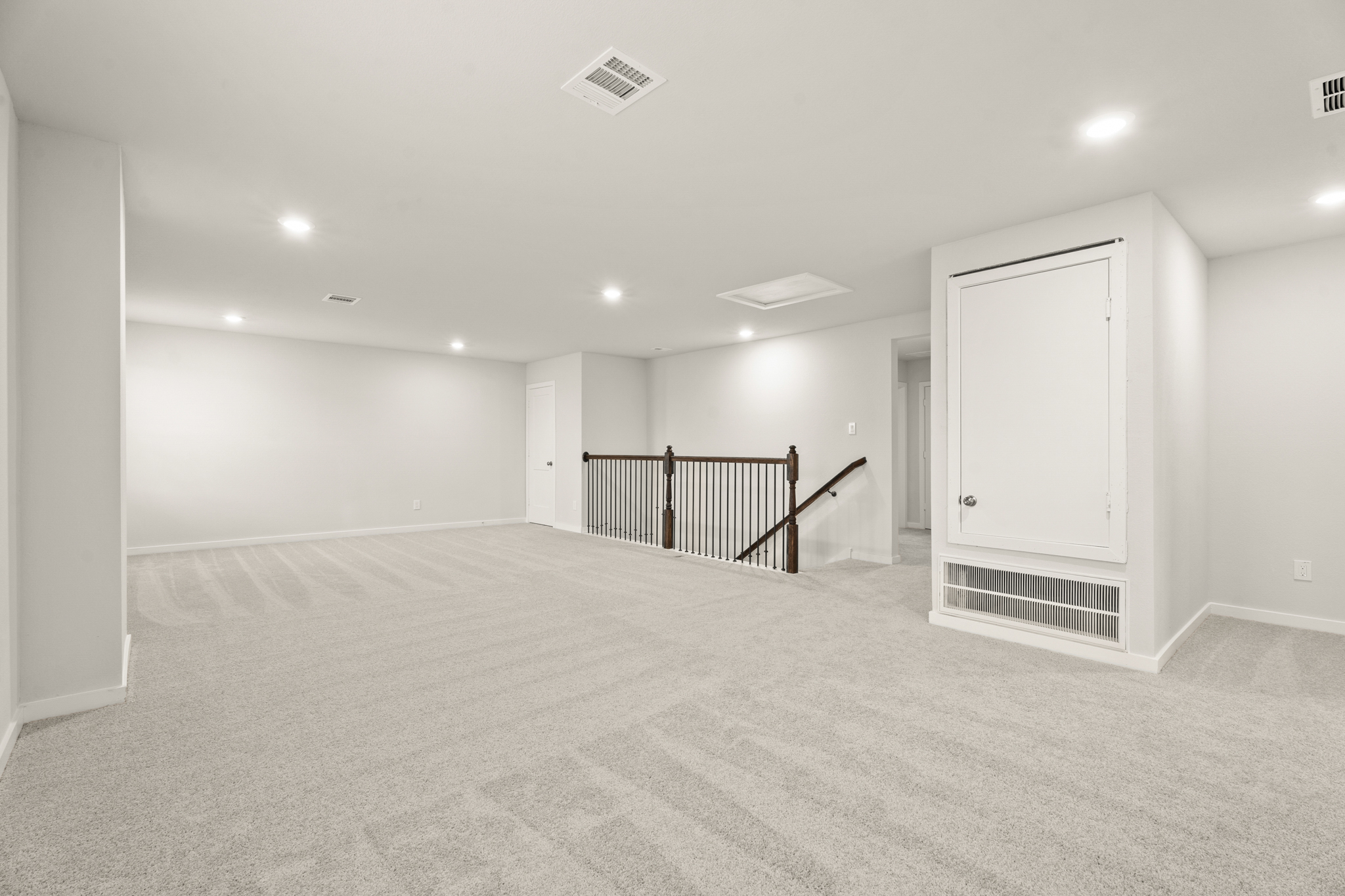 A large empty room.